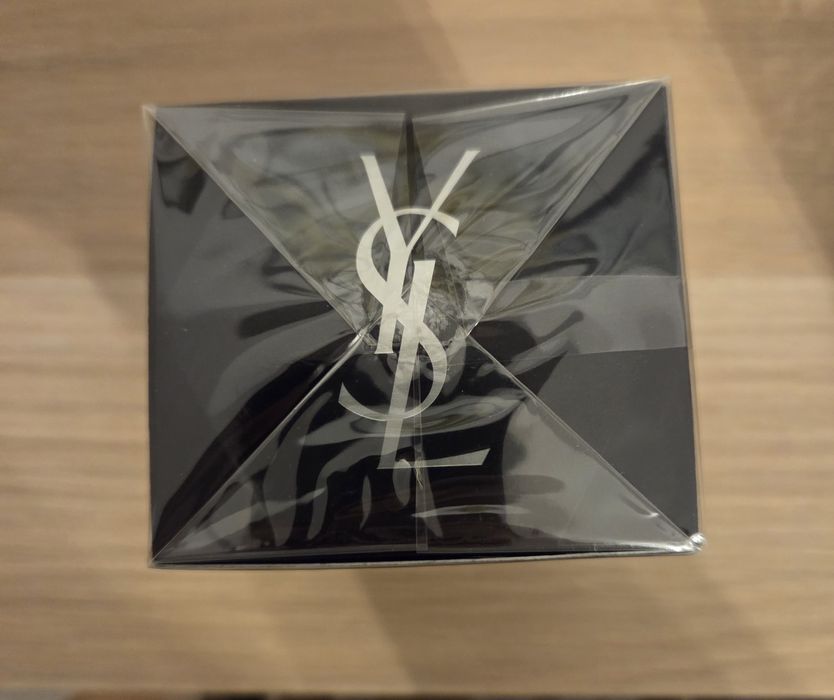 Yves Saint Laurent La Nuit de l'Homme
La Nuit de L'Homme
Yves Saint La