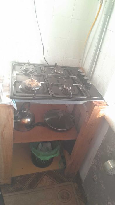 Газова плита. Робоча, 7 місяців була у використанні.