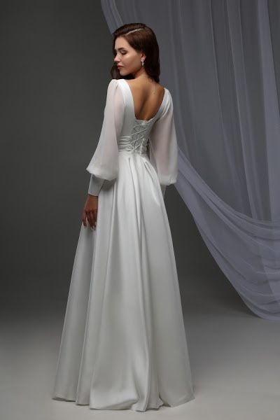 Атласна весільна сукня Айріс кольору айворі