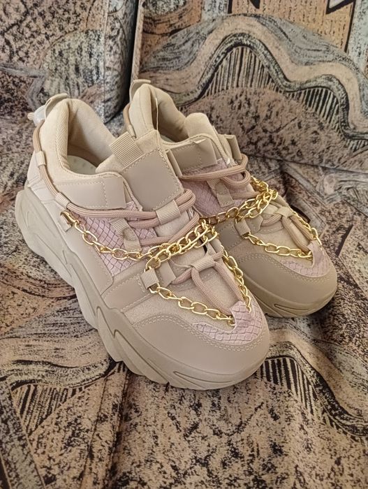 Buty snakersy damskie.