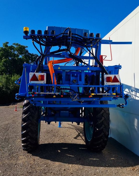 Opryskiwacz Berthoud Maxor  plus 27m/24m/21m/15m 4000l wlasna hydrauli