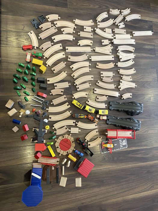 Duze zestaw drewnianych torow dla dziecka