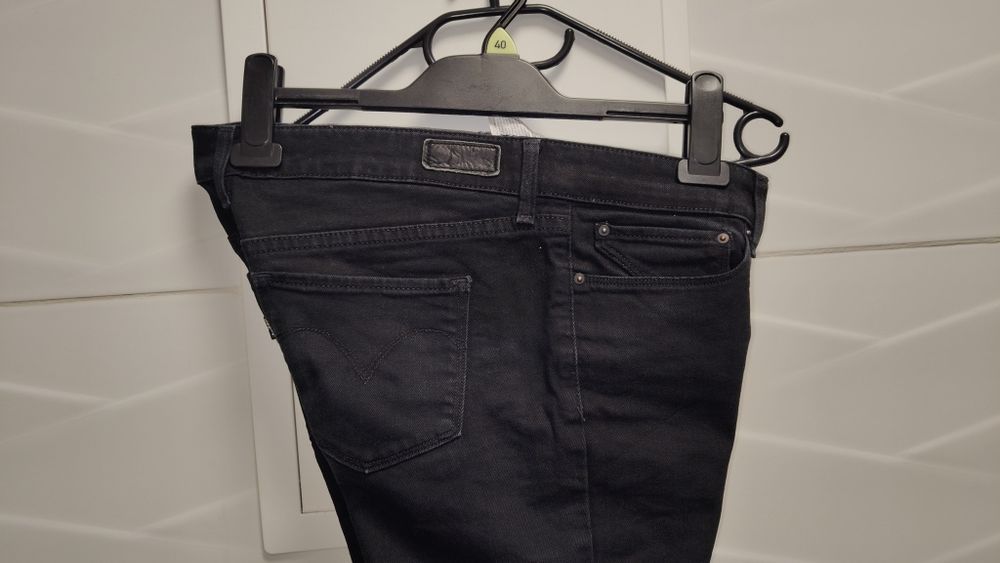 Spodnie Levis Slight Curve r. 28/32 pas 80 cm Levi's czarne