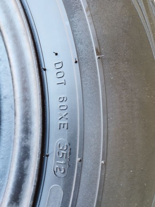 Opony zimowe na felgach stalowych 215/70R16