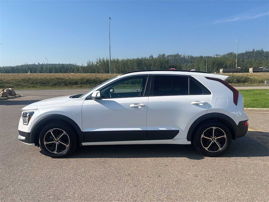 Kia Niro Plug-In Hybrid      2023