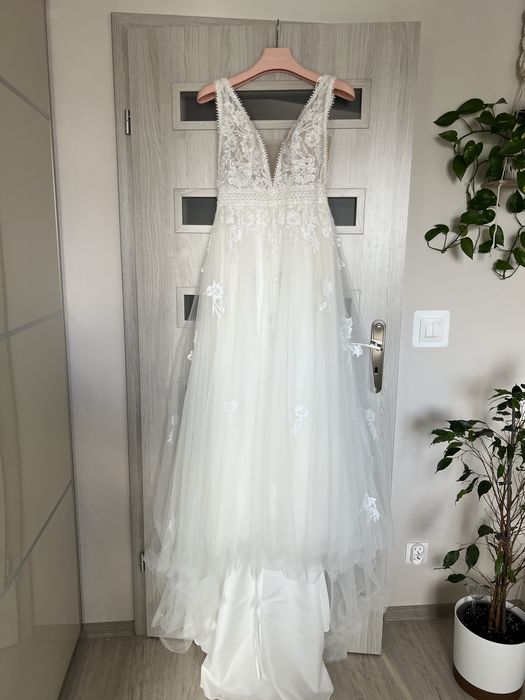 Suknia ślubna Lillian West 66170