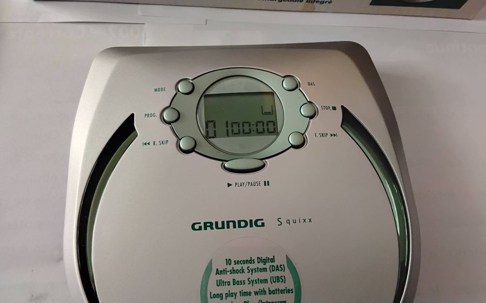 Grundig CD walkman Squixx- CDP 4101 AS10 novo