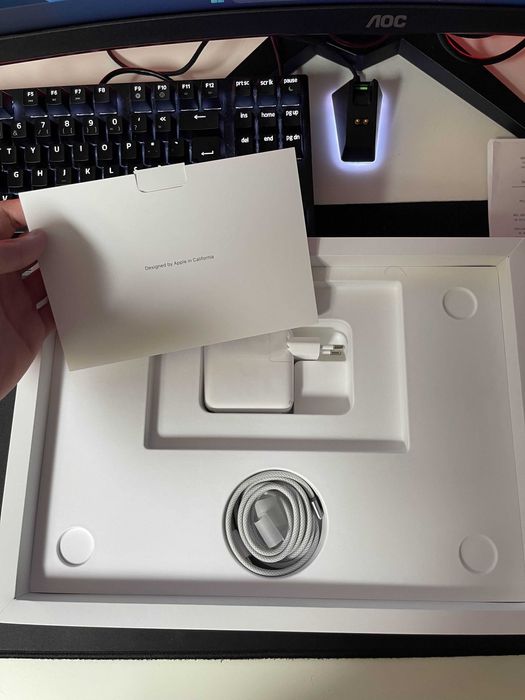 MacBook Pro 14” (M3, 16GB RAM, 512GB SSD) - Novo!