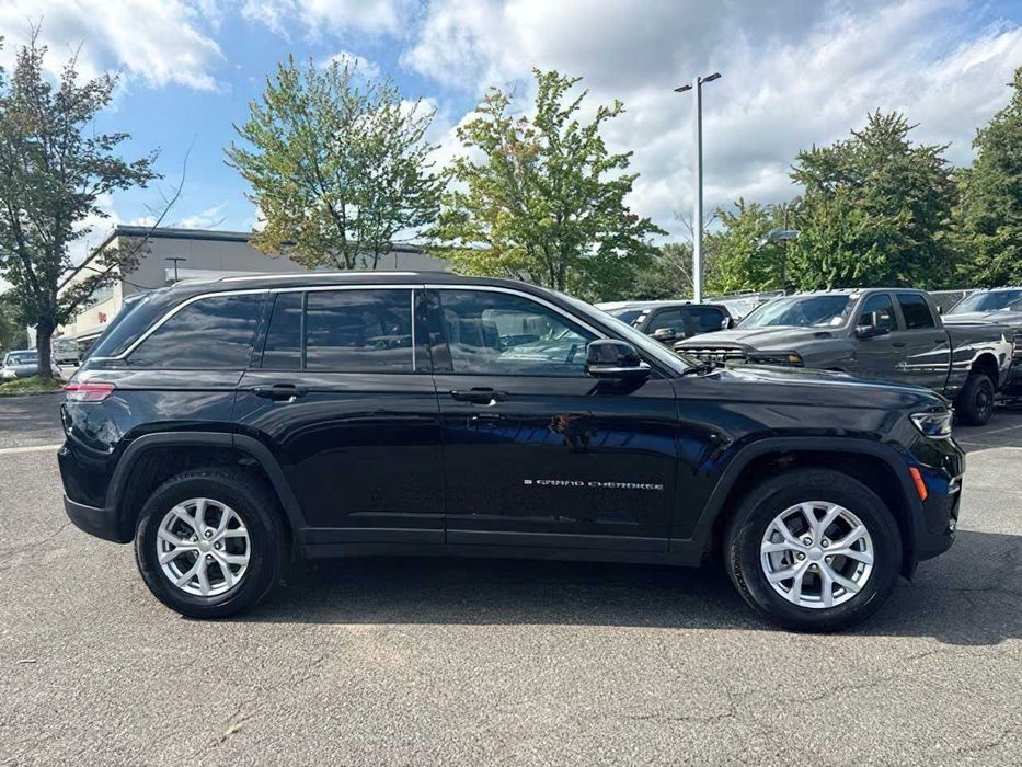 Jeep Grand Cherokee      2023