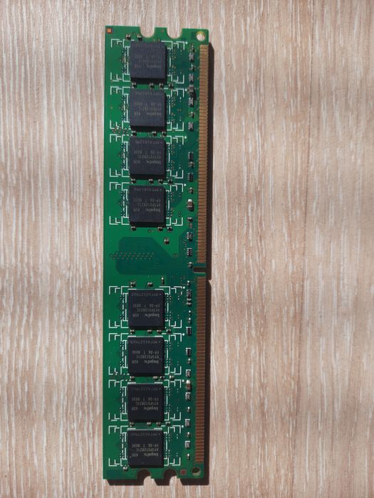 Оперативна пам'ять Hynix DDR2 1Gb 800MHz PC2 6400U