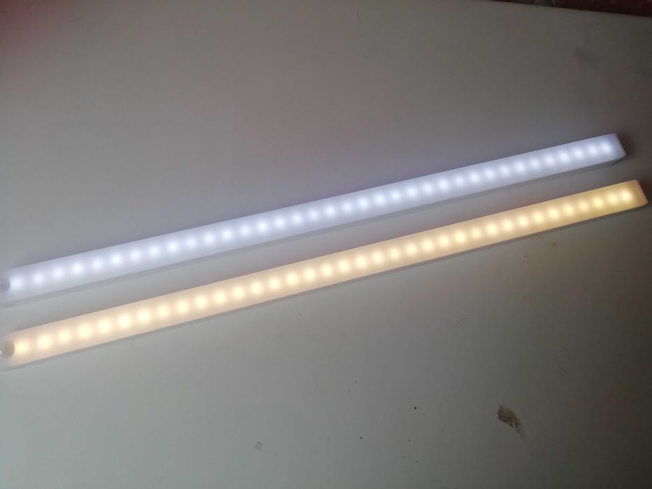 Luz led, com sensor de movimento, Usb (Novo) cor Branca e Amarela