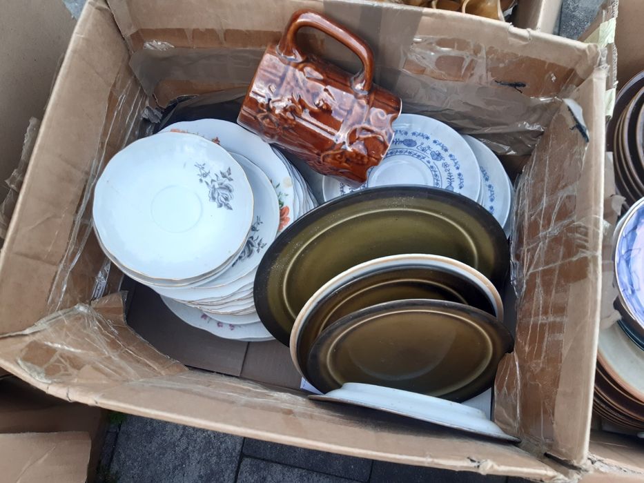 Stara porcelana z prlu.