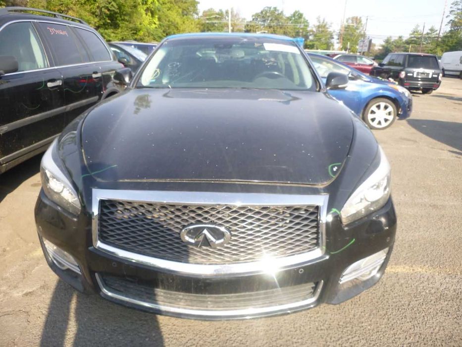 Бампер Infiniti Q70 разборка бу запчасти шрот Инфинити Кью70 США