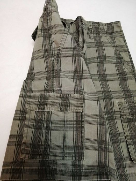 Calções verdes homem