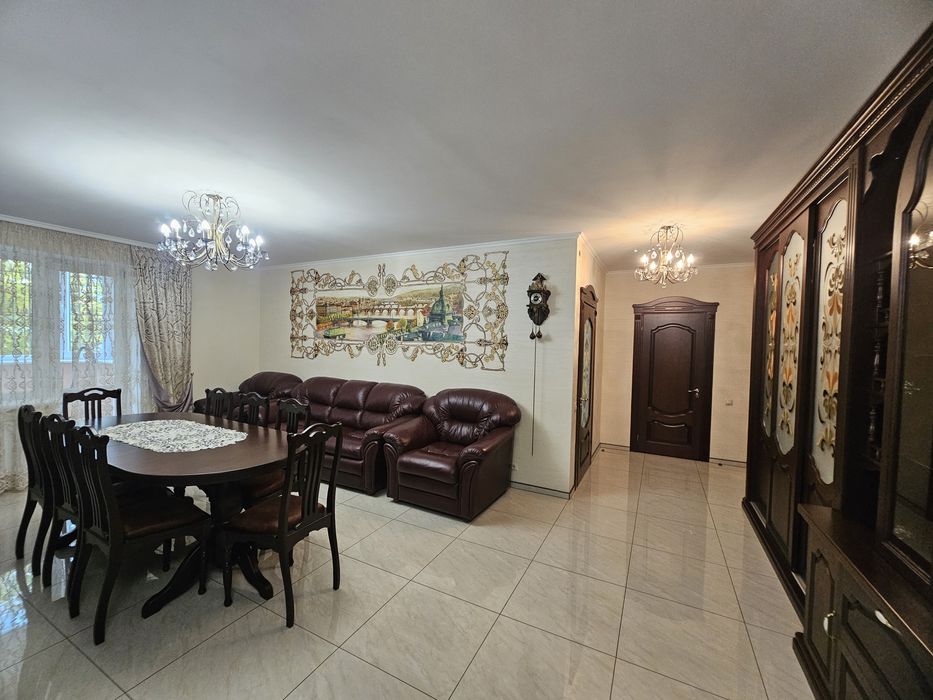 Продам квартиру Поділля Бортняка