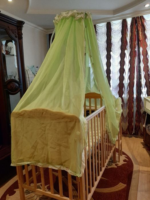 Зручне якісне дитяче ліжечко