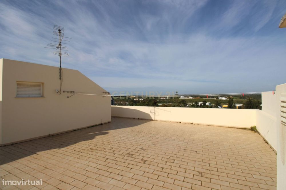 Apartamento T3 com Suite no Montenegro – Rés do Chão