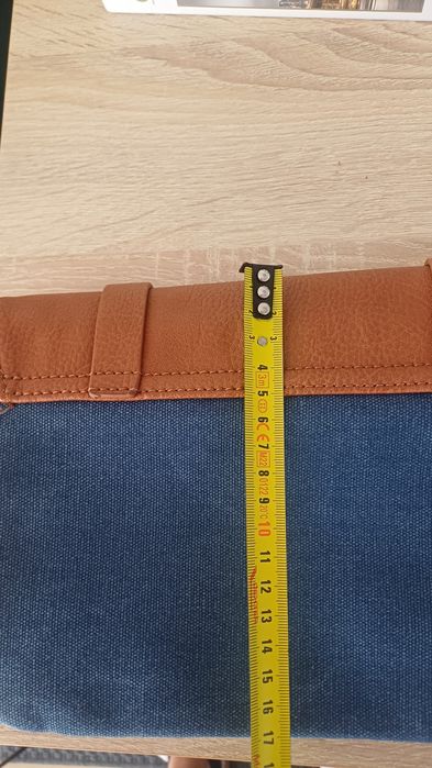 Mala a tiracolo da marca Misako