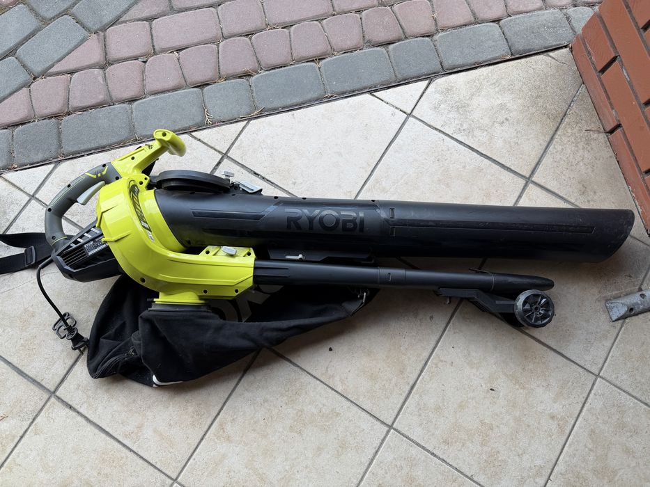Odkurzacz - dmuchawa do liści Ryobi RBV3000 CESV01 o mocy 3000W