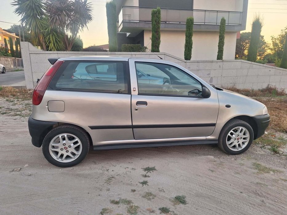Carro Fiat punto