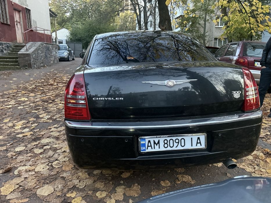 крайслер с300 2,7  газ бензин