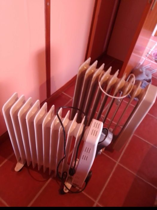 2 aquecedores a óleo + candeeiro de pé