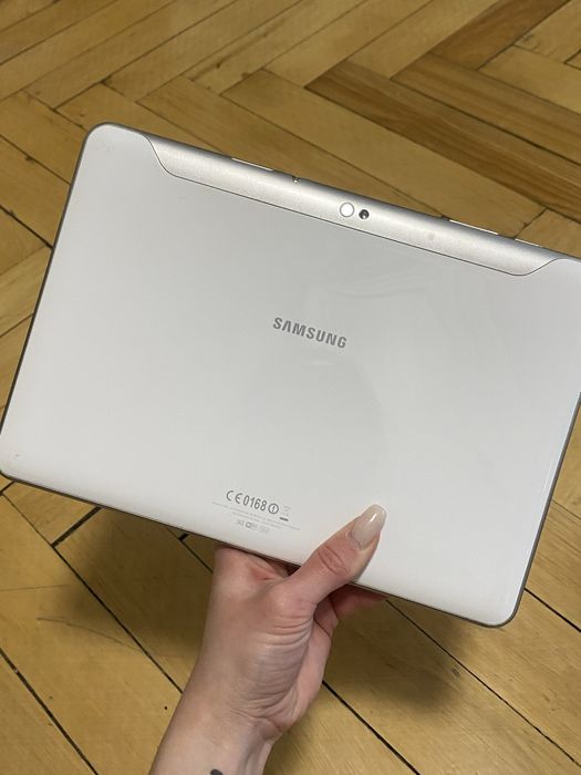 ПланшетSamsung GT-P7500