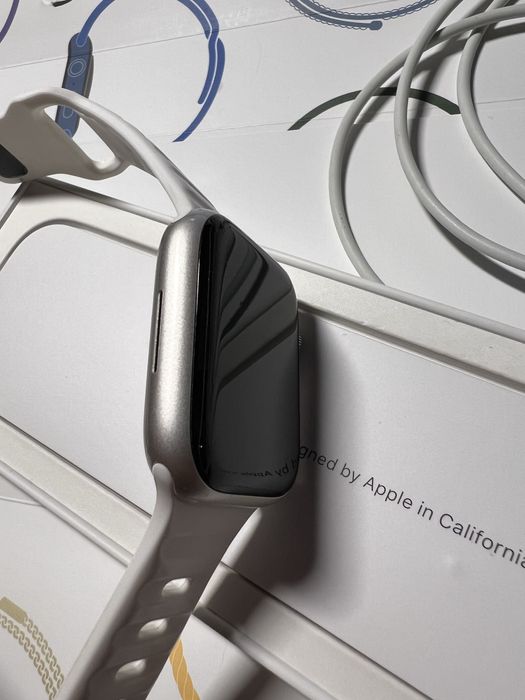 Apple Watch Series 7 45mm Starlight