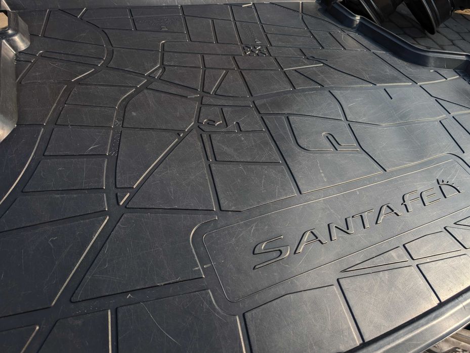 НАСТИЛ коврик багажника ПОЛ 85710-S1000 HYUNDAI SANTA FE 19- рр