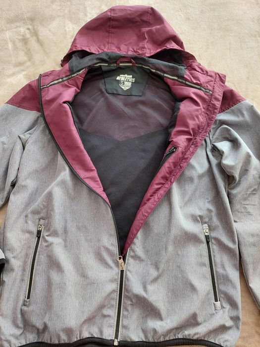 Вітровка чоловіча стильна