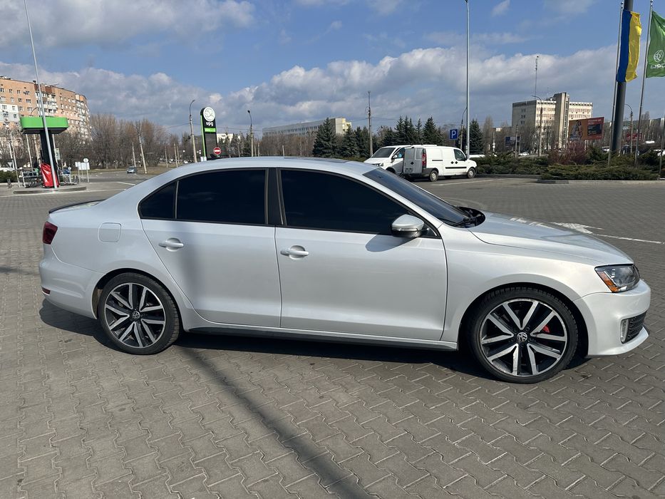 VW Jetta GLI 2.0 TSI
