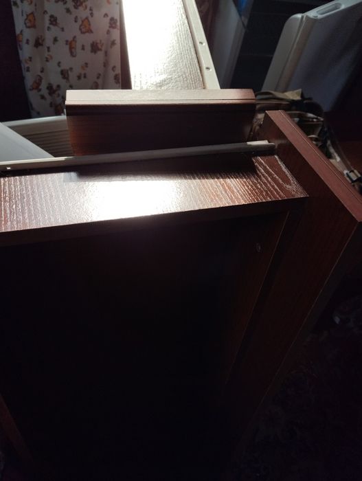 Продам тумбочку 1м