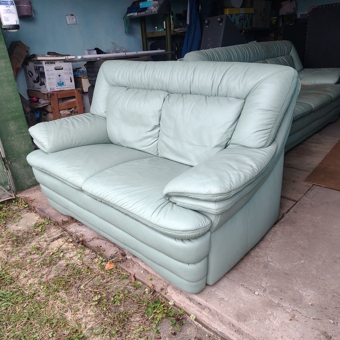 Продам  шкіряний гарнітур 3+2+1 .