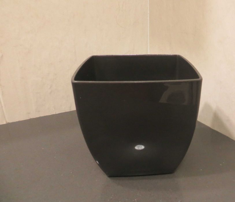 Vasos Ecológicos Plantas, castanhos, Medida: 1,8 Litros  Lote 2  Novos