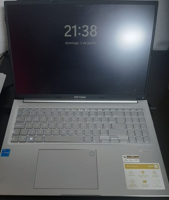 Vendo computador portátil ASUS como novo