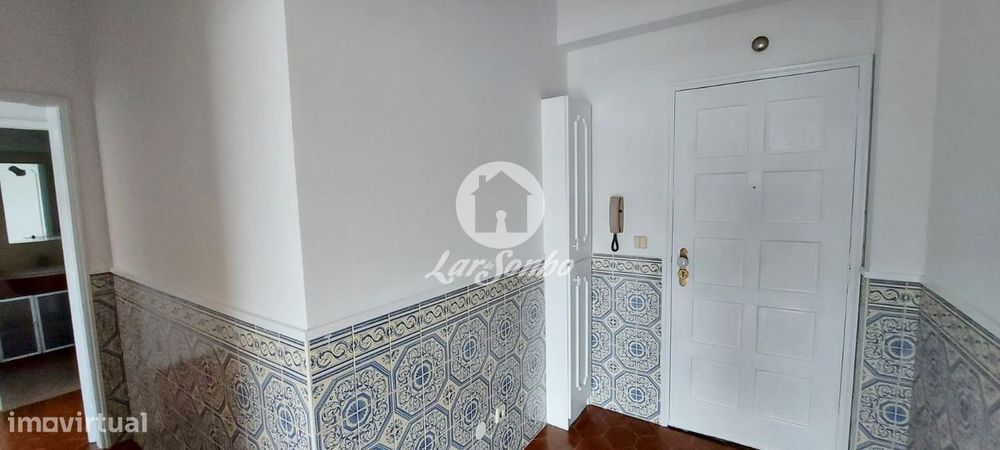 Apartamento T1 com terraço de 50m2 a 500m da praia da Amorosa, Vian...