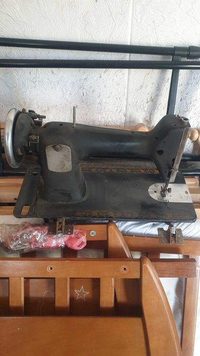 Швейная машинка б/у