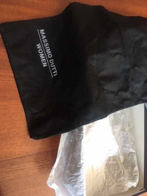 Sapatos de salão Massimo Dutti, em camurça, usados uma vez