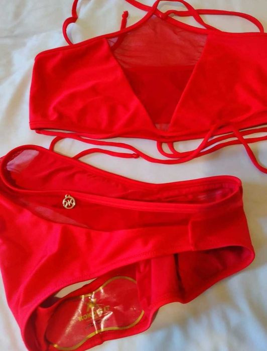 Biquíni vermelho