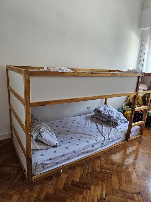 Cama Kura IKEA reversível