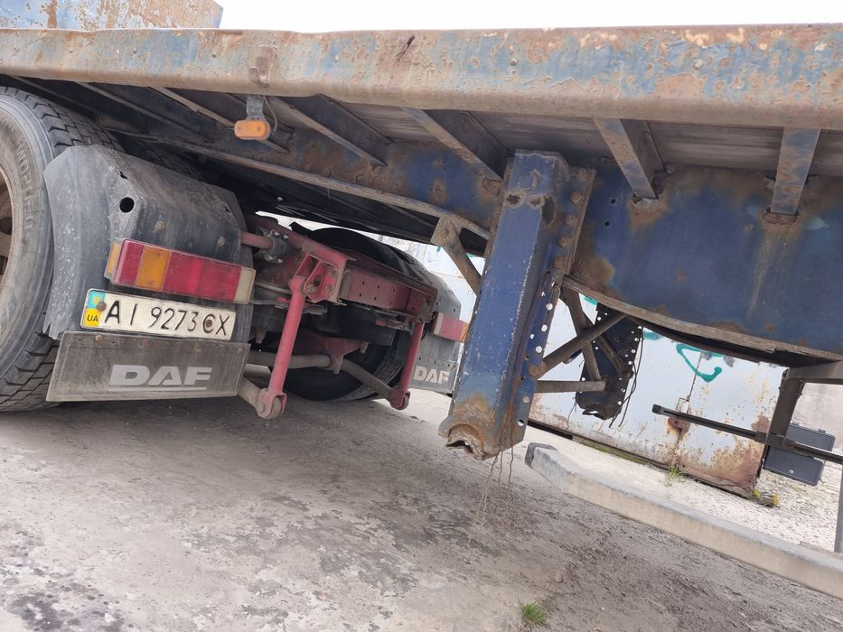 Напівпричіп платформа