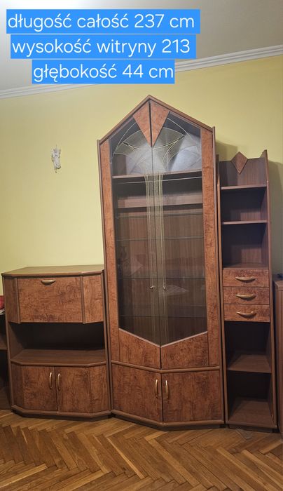 Meble do salonu z witryna