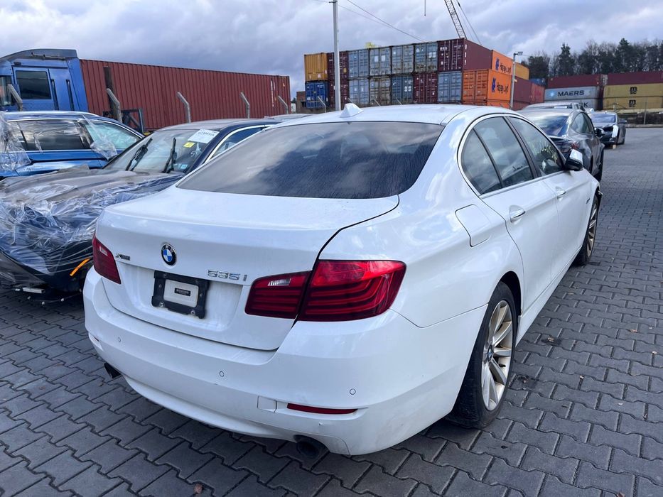 Запчасти БМВ ф10 5 серии , розборка bmw f10 шрот фара капот бампер а86