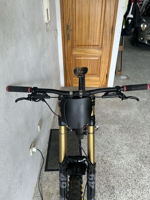 Bicicleta Downhill Norco
