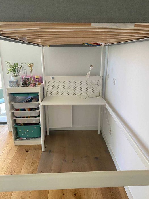 Cama alta infantil IKEA com secretária – completo (usado)
