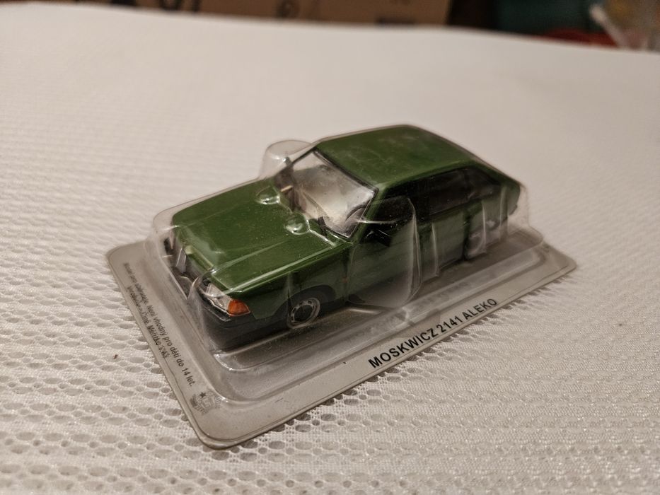 Moskwicz Aleko 2141 kultowe auta prl kap 1:43