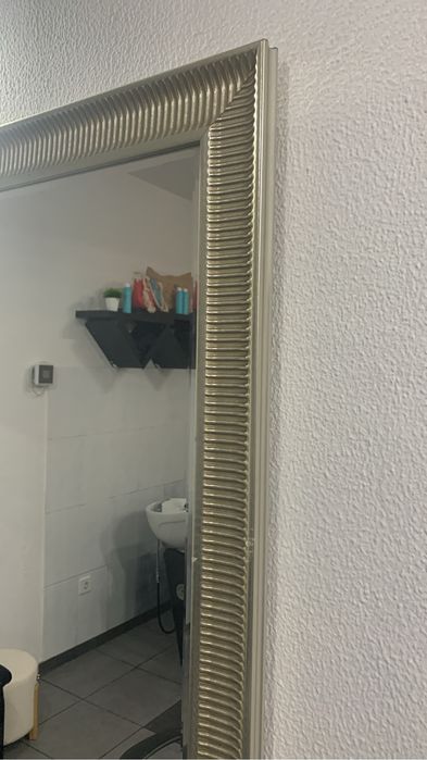 Espelho dourado completamente novo