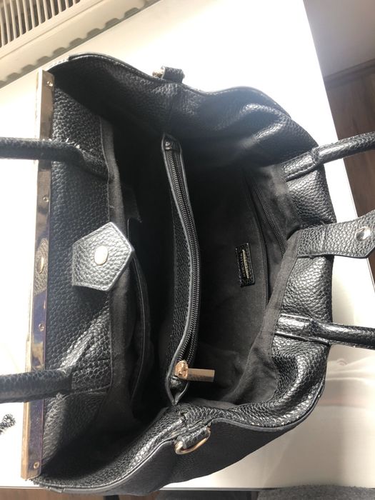 Czarna duża torebka