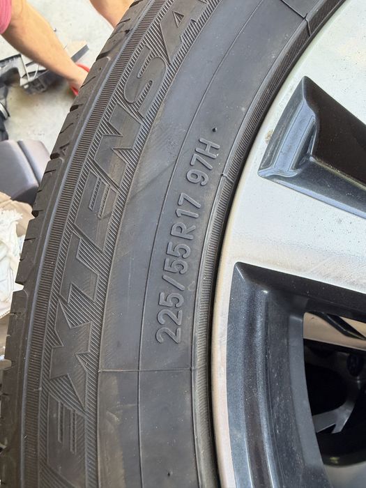 Колеса subaru R17 225/55 R17 toyo