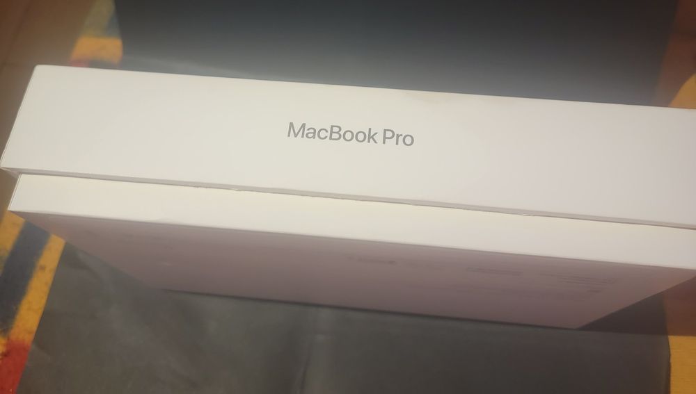 Caixa para Macbook Pro